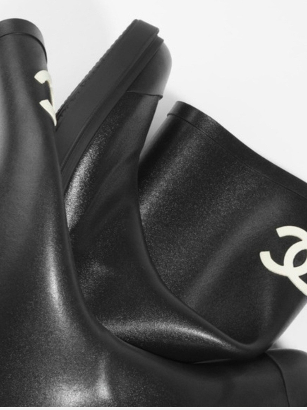 CHANEL Black Rain Boots with CC Logo - Picture 6 of 9
